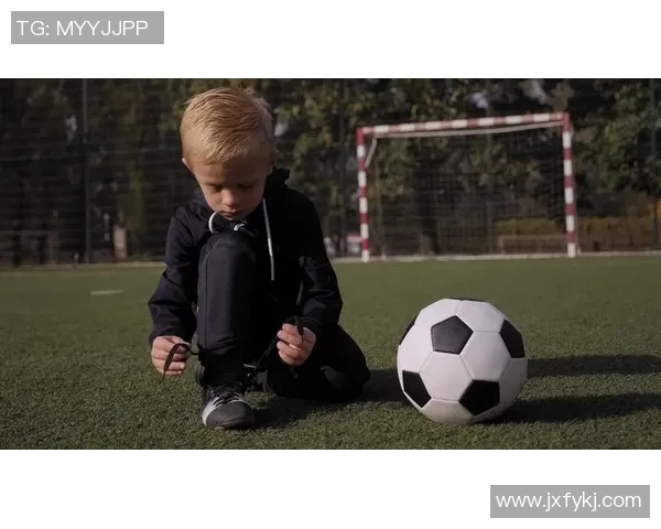 足球明星转脸瞬间视频素材分享让你领略球场风采与个人魅力的完美结合